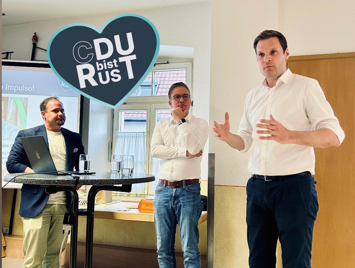 Dialog-Format Blickwechsel mit Moderator und stellv. Vorstand Adrian Hoffmann, Bürgermeister Dr. Kai-Achim Klare und Dr. Yannick Bury MdB